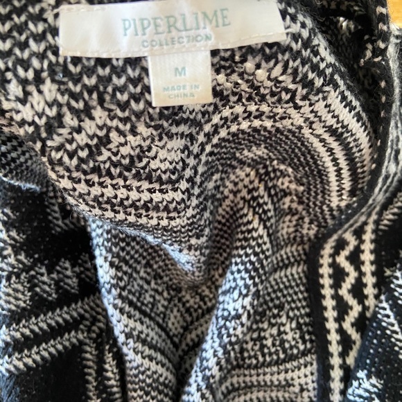 Open sweater - Picture 3 of 3